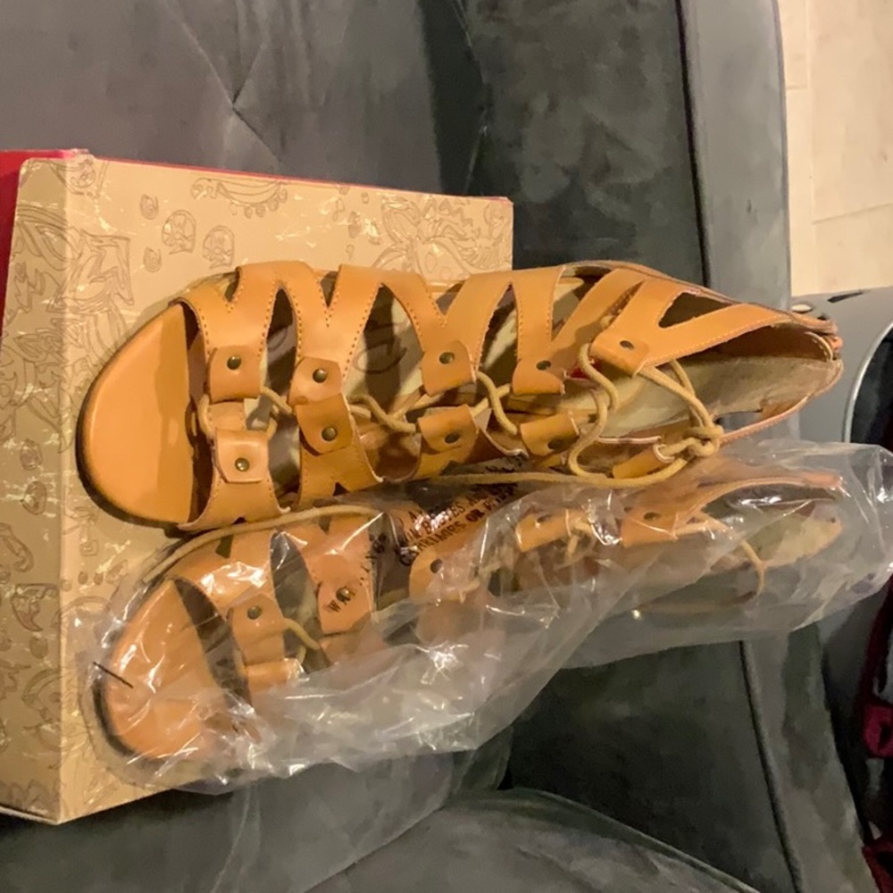 Wedge shoes